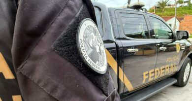 Policia Federal apreende mais de duas toneladas de maconha prensada no Paraná