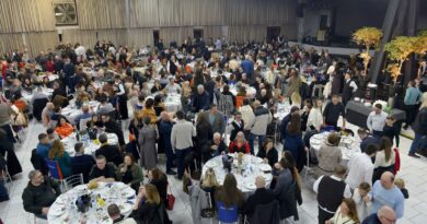 Jantar Tá na Mesa com a ADCE destina R$ 155 mil para 30 entidades de Caxias do Sul Jantar Tá na Mesa com a ADCE destina R$ 155 mil para 30 entidades de Caxias do Sul